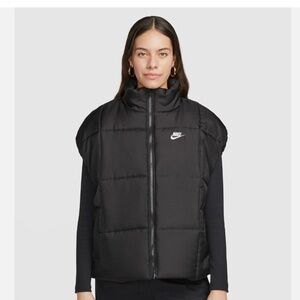 Nike Women’s Oversized Puffer Vest – Black – Medium – NWT